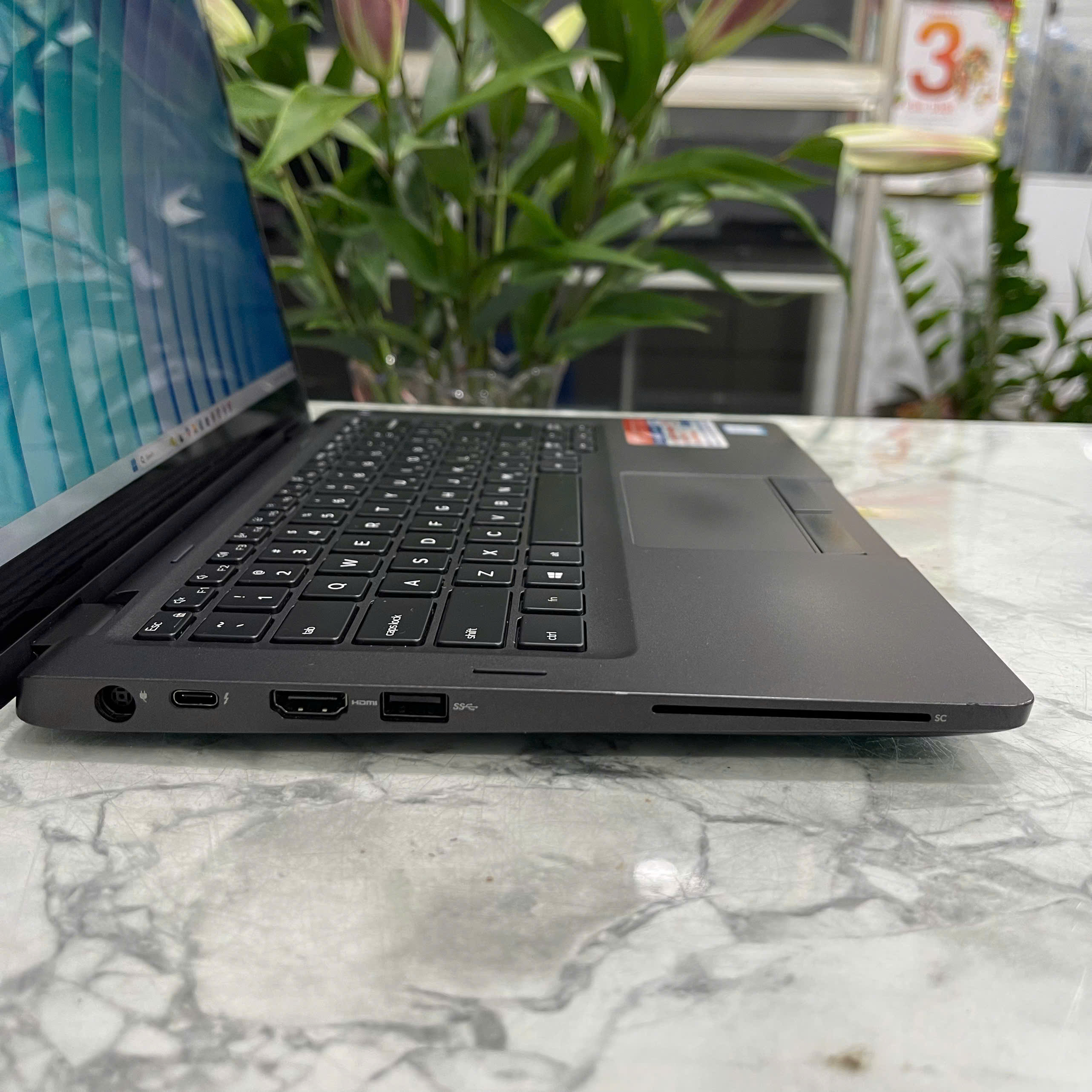 Dell Latitude 5300 2in1 Core I7-8665U Ram 8Gb Ssd 256Gb Màn hình 13.3Inch Fhd IPS Touch Xoay Gập 360º