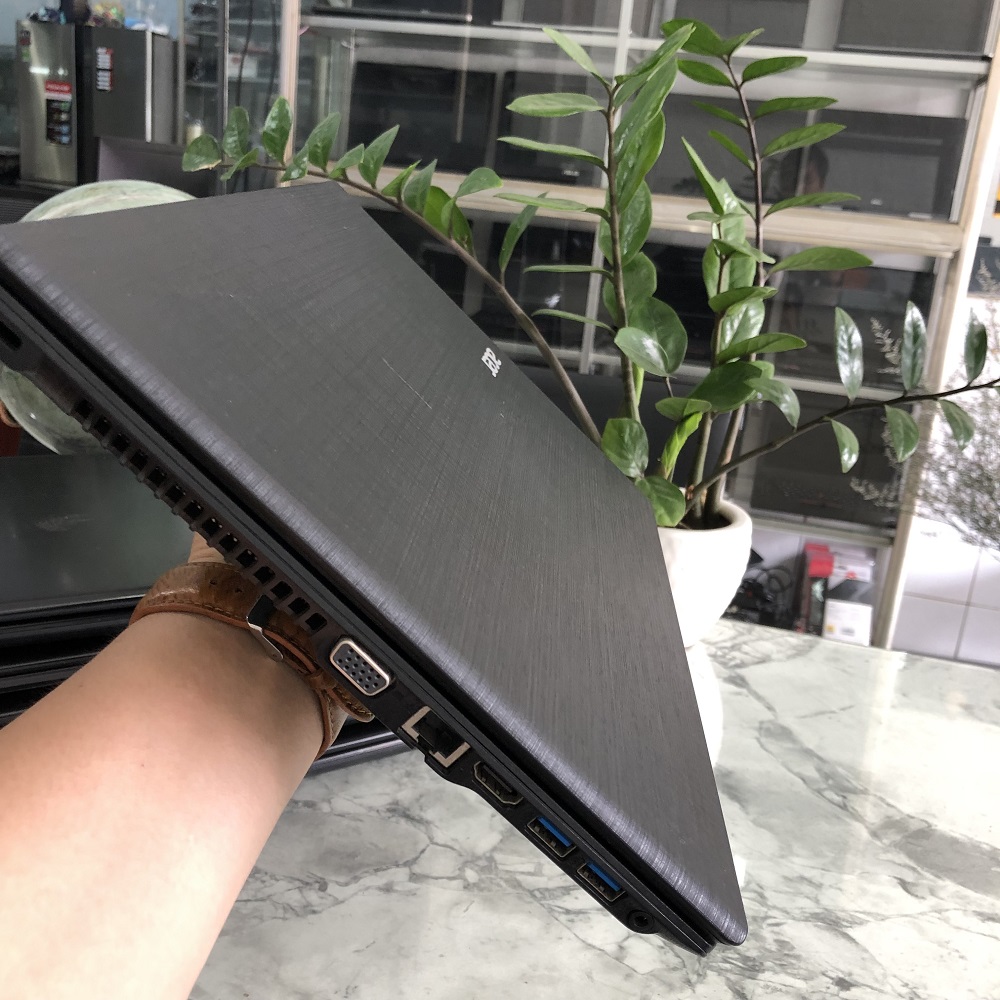 Acer TravelMate P258-MG-71DZ Core i7-6500U Ram 8gb Ssd 256gb Card Nvdia Geforce 920M Màn 15.6'Inch FHD