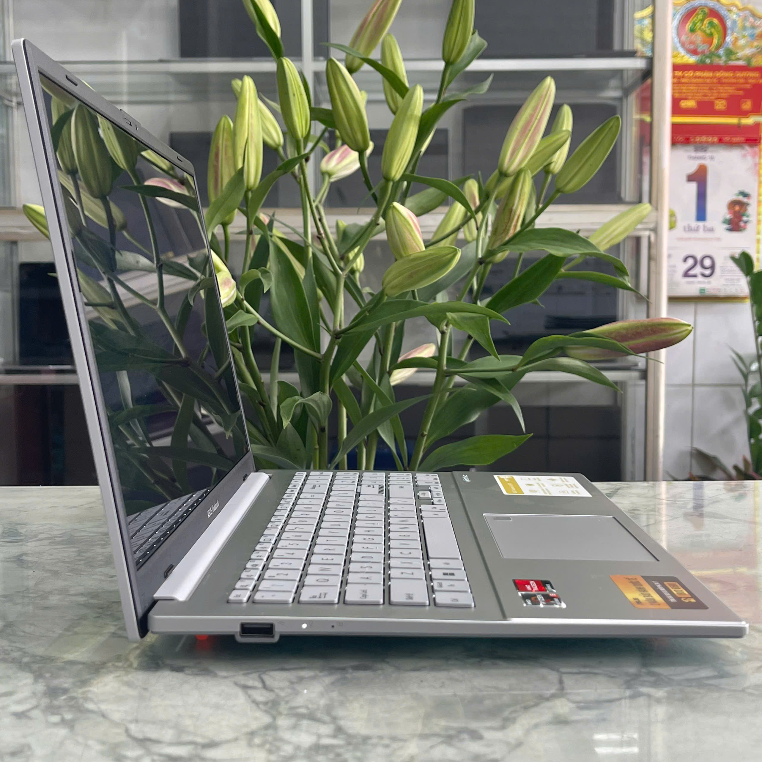 ASUS Vivobook GO E1504FA-NJ776W (MÁY LIKENEW - GÍA TỐT ) Ryzen 5-7220U Ram 16Gb Ssd 512Gb Màn Hình 15.6''Inch Fhd IPS