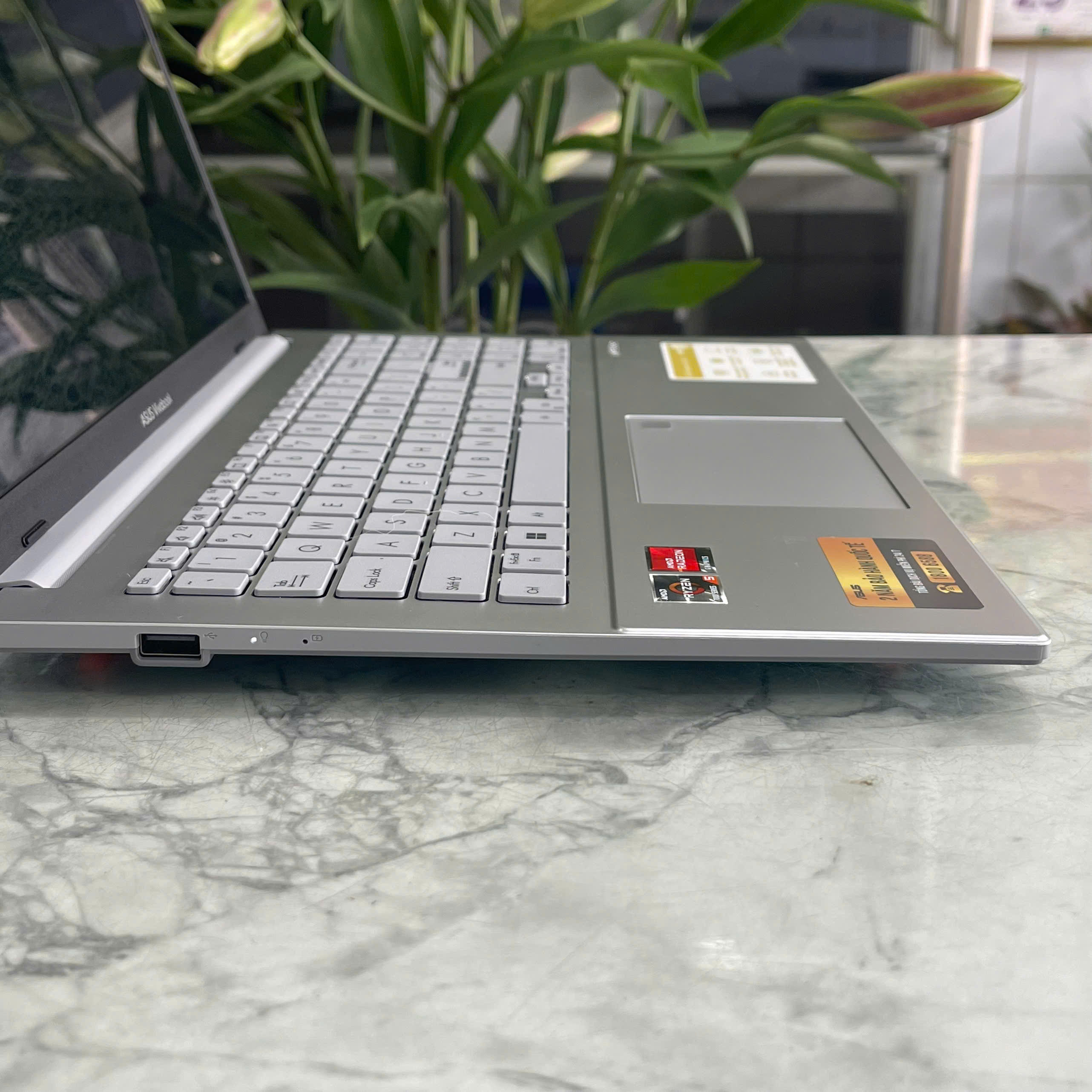 ASUS Vivobook GO E1504FA-NJ776W (MÁY LIKENEW - GÍA TỐT ) Ryzen 5-7220U Ram 16Gb Ssd 512Gb Màn Hình 15.6''Inch Fhd IPS