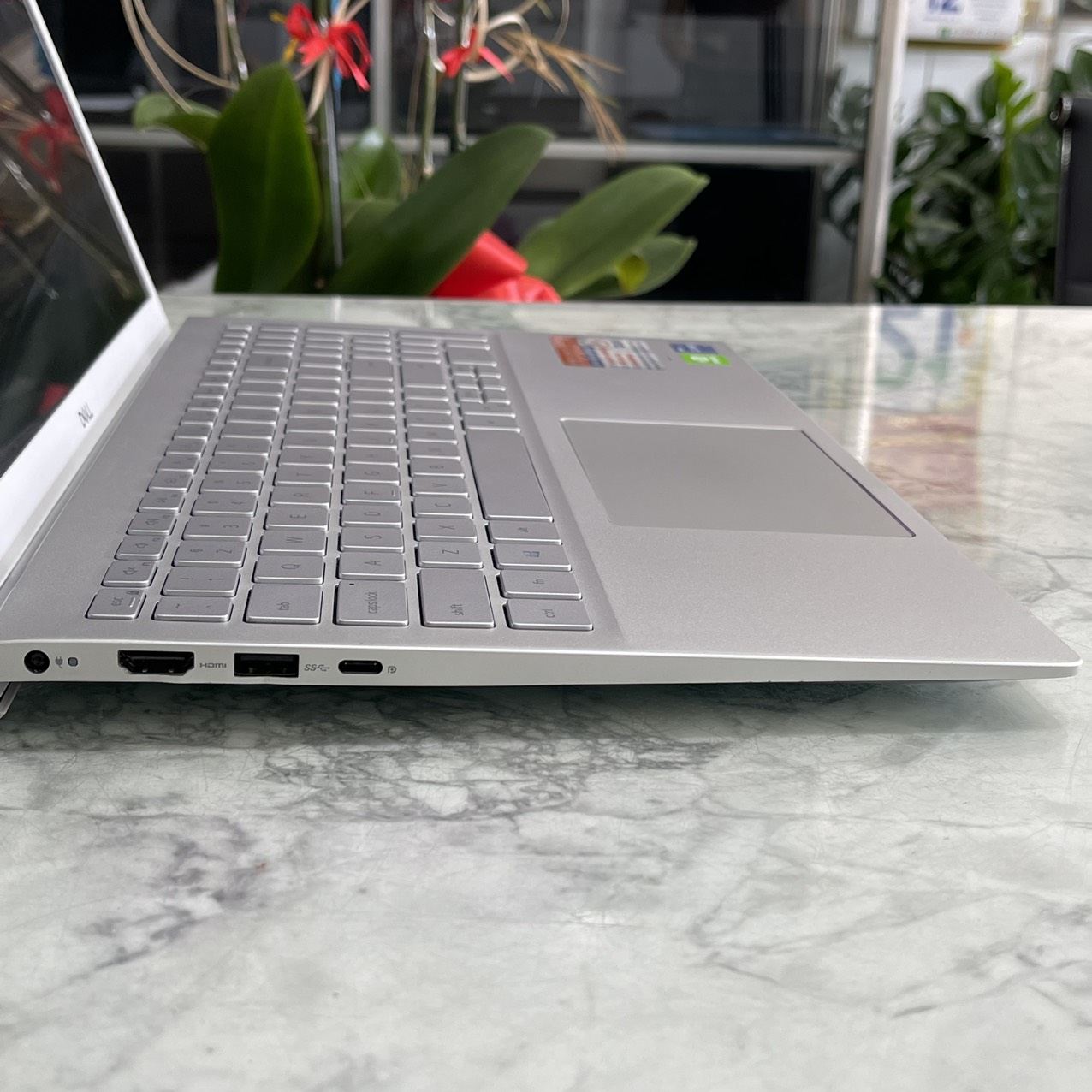 Dell Inspiron 5502 Core I7-1165G7 Ram 16gb Ssd 512gb Card MX330 2GB Màn Hình 15.6'' Fhd IPS