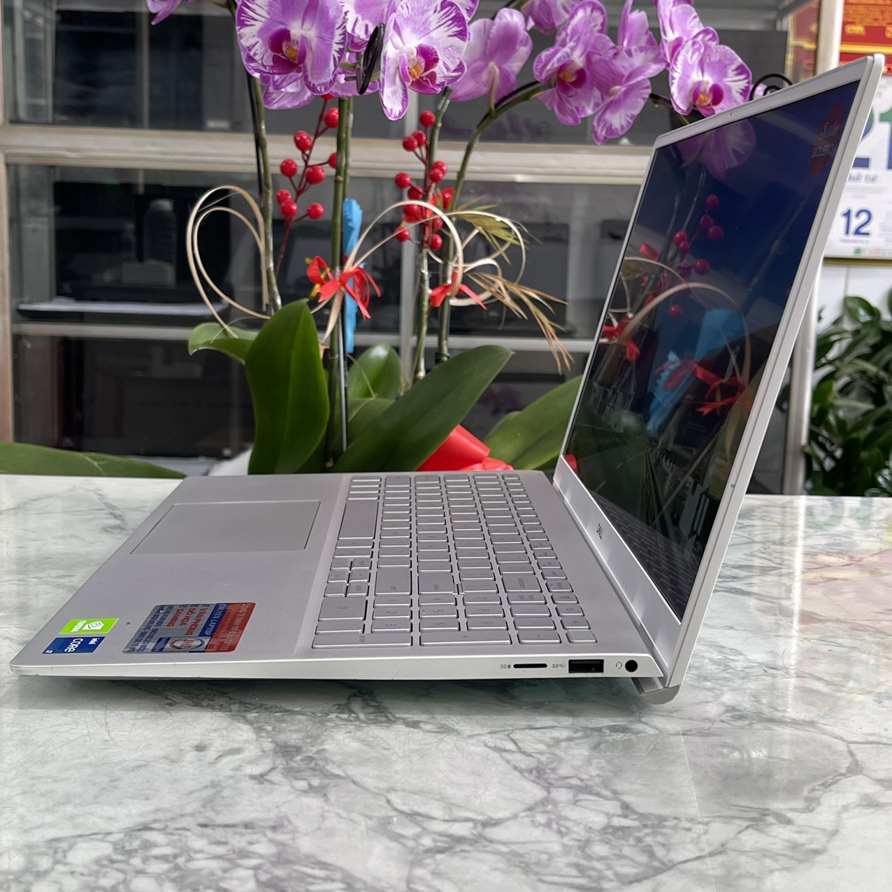 Dell Inspiron 5502 Core I7-1165G7 Ram 16gb Ssd 512gb Card MX330 2GB Màn Hình 15.6'' Fhd IPS