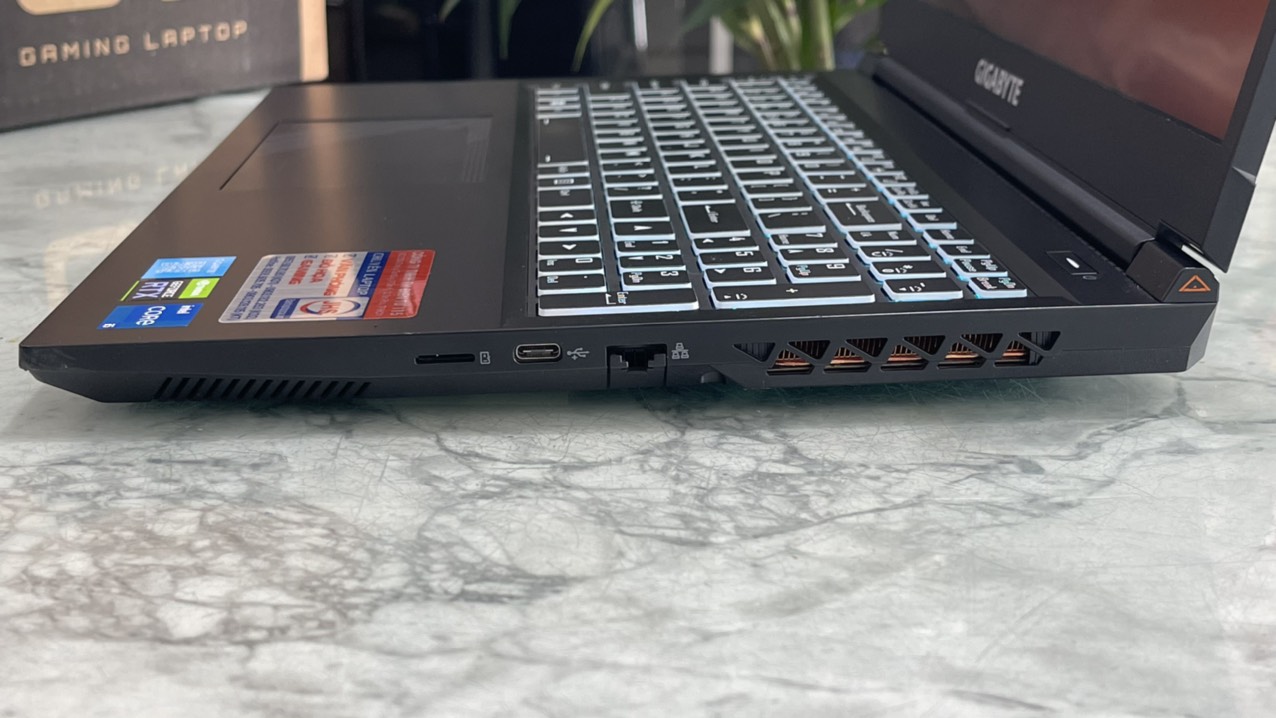 Gaming - Đồ Họa Gigabyte  G5 GE-AX211NGW (Máy LikeNew-Full Box-Còn Bảo Hành Hãng) Core I5-12500H Ram 8gb Ssd 512gb  Card RTX3050 4GB Màn Hình 15.6''Inch Fhd IPS 144Hz