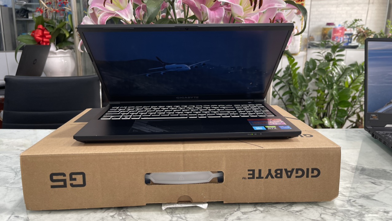 Gaming - Đồ Họa Gigabyte  G5 GE-AX211NGW (Máy LikeNew-Full Box-Còn Bảo Hành Hãng) Core I5-12500H Ram 8gb Ssd 512gb  Card RTX3050 4GB Màn Hình 15.6''Inch Fhd IPS 144Hz