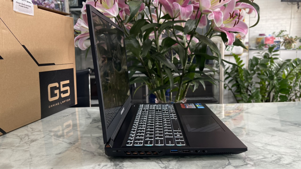 Gaming - Đồ Họa Gigabyte  G5 GE-AX211NGW (Máy LikeNew-Full Box-Còn Bảo Hành Hãng) Core I5-12500H Ram 8gb Ssd 512gb  Card RTX3050 4GB Màn Hình 15.6''Inch Fhd IPS 144Hz