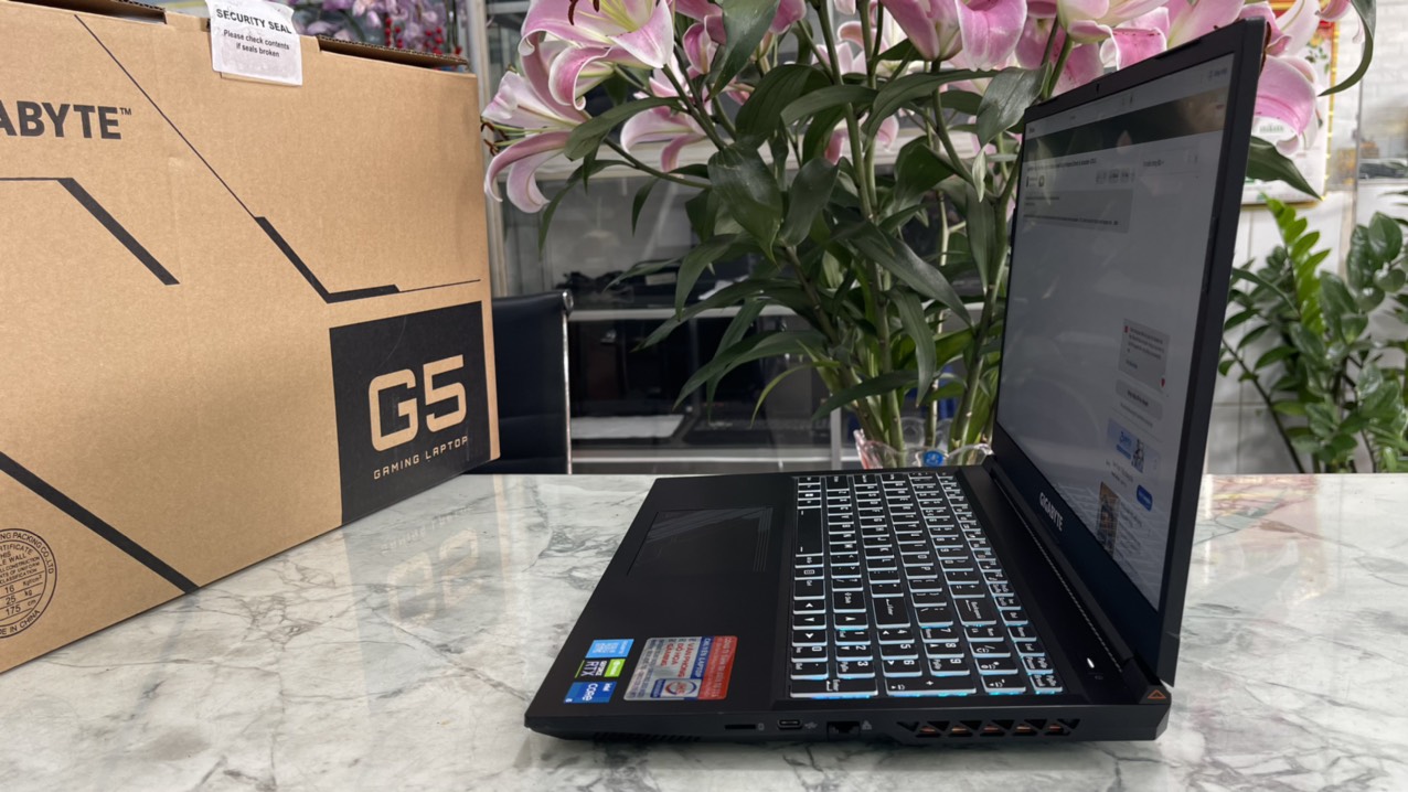 Gaming - Đồ Họa Gigabyte  G5 GE-AX211NGW (Máy LikeNew-Full Box-Còn Bảo Hành Hãng) Core I5-12500H Ram 8gb Ssd 512gb  Card RTX3050 4GB Màn Hình 15.6''Inch Fhd IPS 144Hz