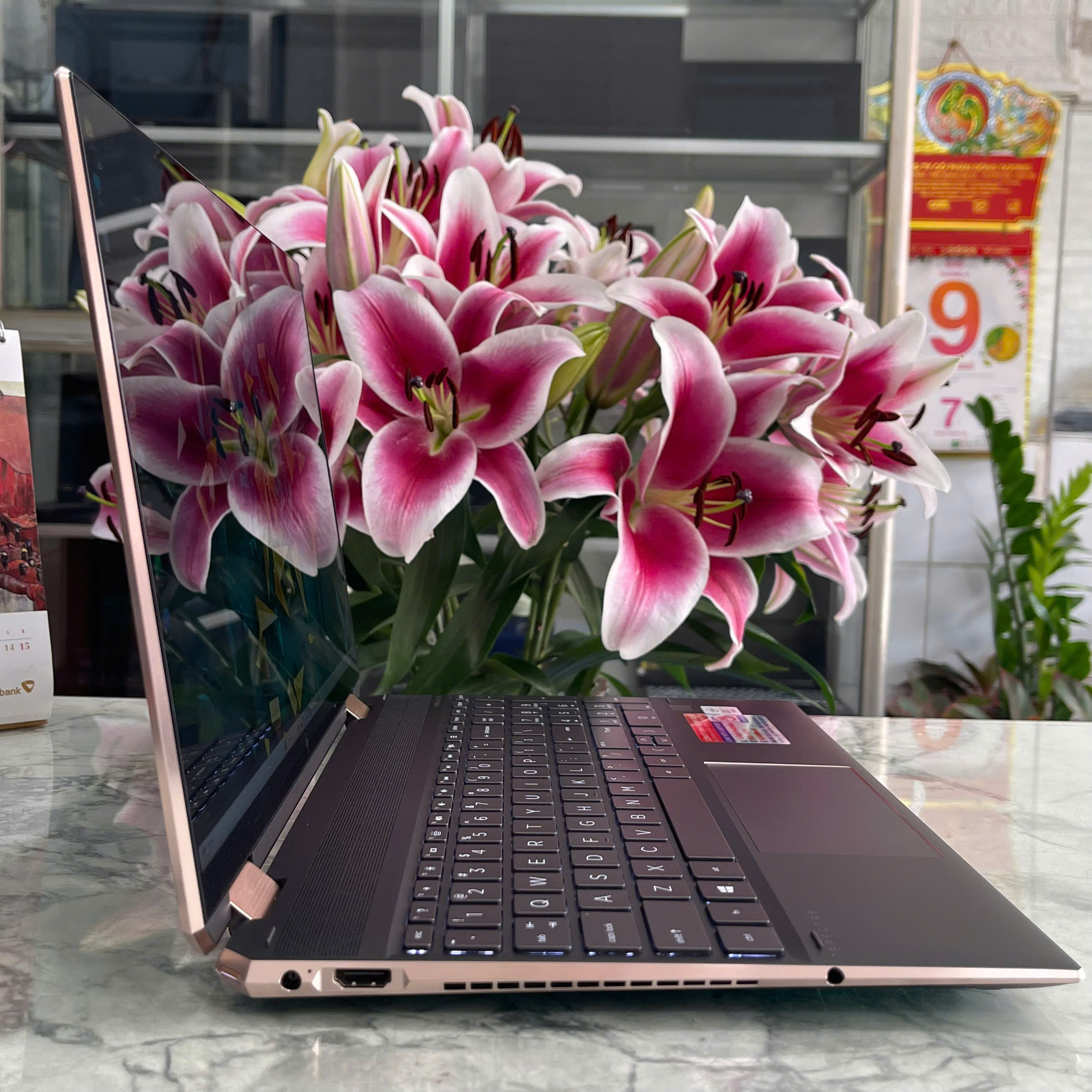 HP Spectre x360 15 (MÁY LIKENEW - GÍA TỐT ) Core I7-10510U Ram 16Gb Ssd 512Gb Nvidia MX330 Màn Hình 15.6″Inch 4K UHD TouchScreen Xoay Gập 360º
