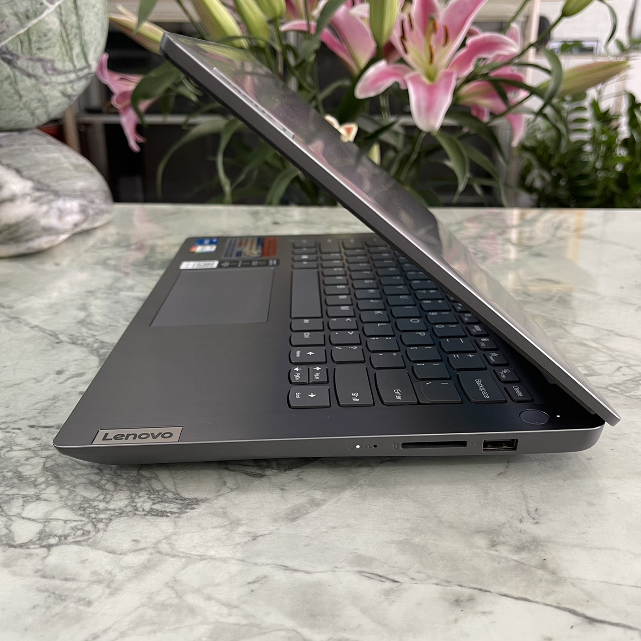 Lenovo Ideapad 3 14ITL6 (82H7009JSB) Máy LikeNew  Core I5-1135G7 Ram 8gb Ssd 512gb Màn Hình 14.0'' FullHD IPS