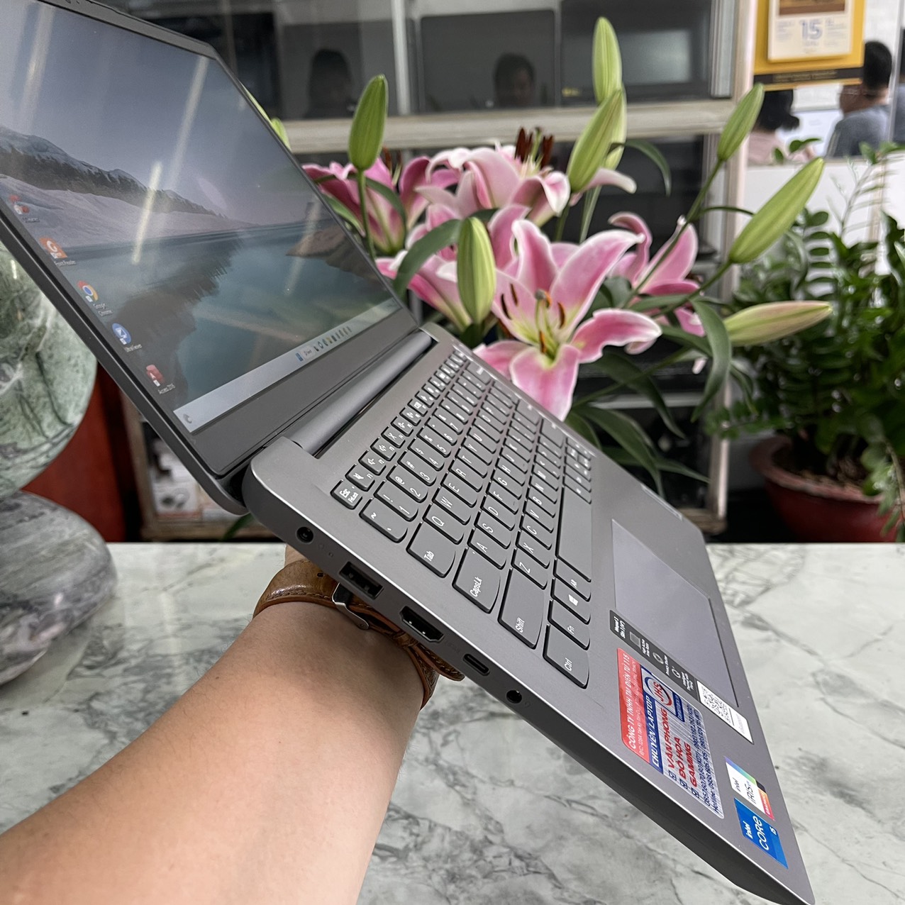 Lenovo Ideapad 3 14ITL6 (82H7009JSB) Máy LikeNew  Core I5-1135G7 Ram 8gb Ssd 512gb Màn Hình 14.0'' FullHD IPS