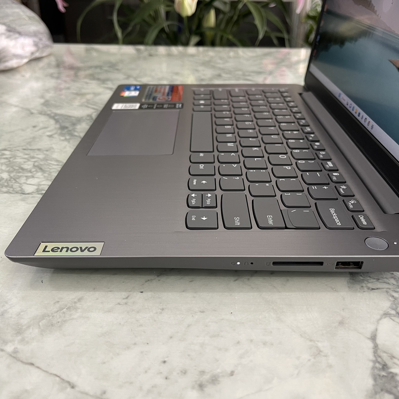 Lenovo Ideapad 3 14ITL6 (82H7009JSB) Máy LikeNew  Core I5-1135G7 Ram 8gb Ssd 512gb Màn Hình 14.0'' FullHD IPS