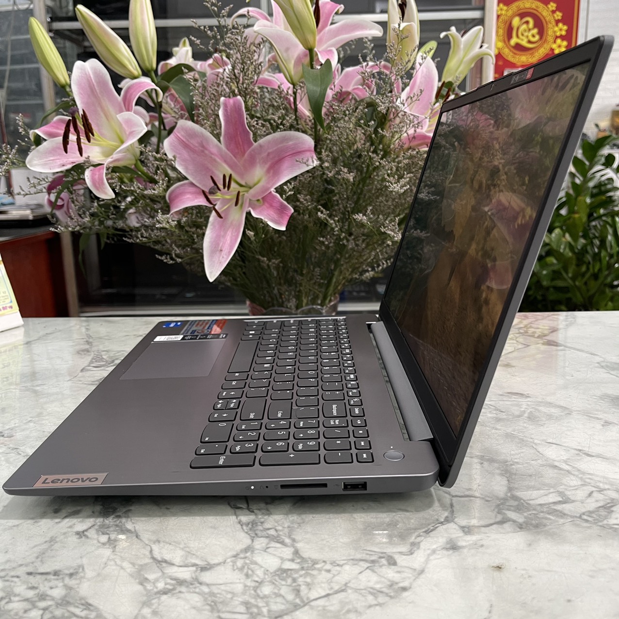 Lenovo IdeaPad Slim 3 15ITL6  Máy LikeNew  Core I5-1155G7 Ram 8gb Ssd 512gb Màn Hình 15.6'' FullHD IPS