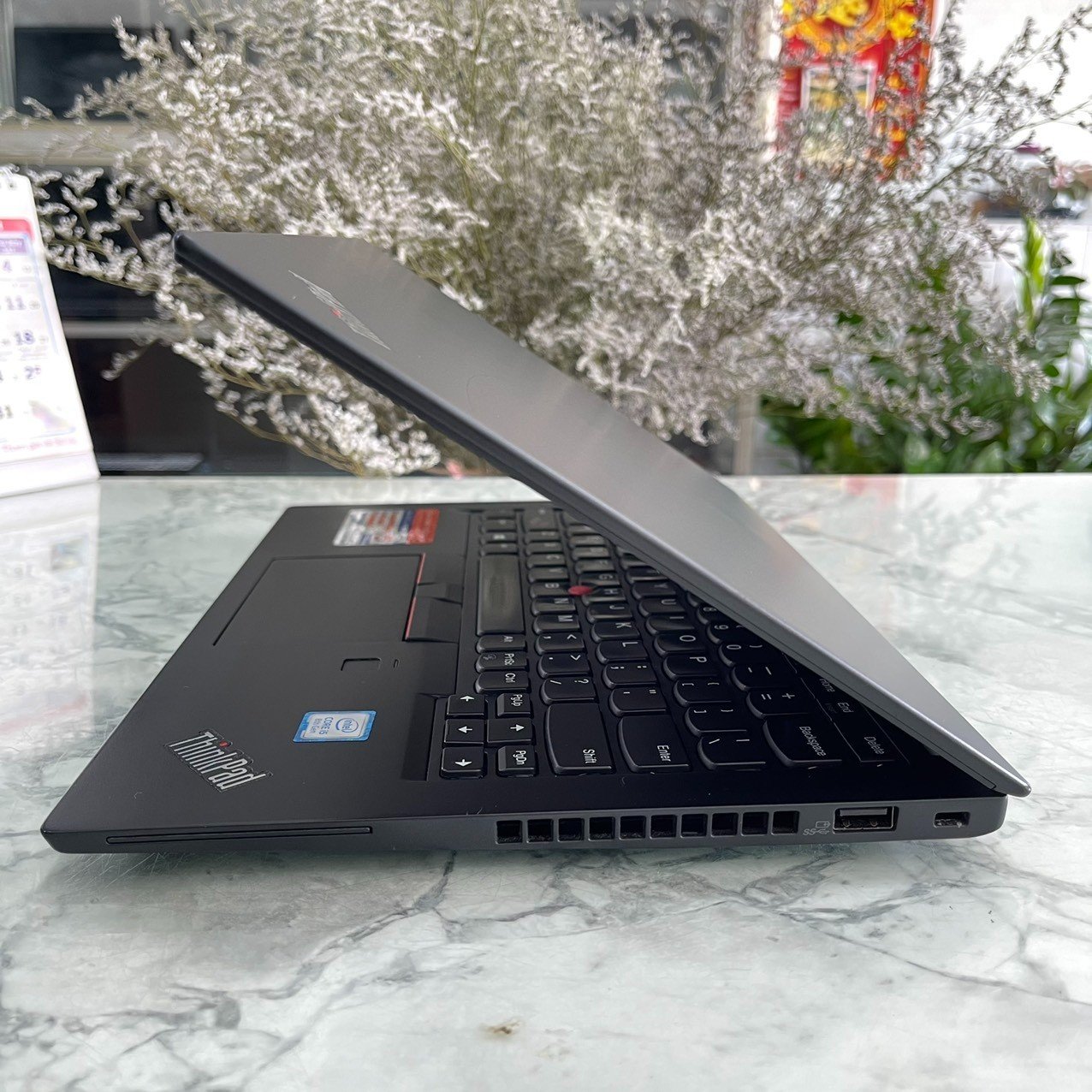 Lenovo Thinkpad X280 Core I5–8350U Ssd 512gb Ram 16gb  Màn Hình 12,5″ Inch