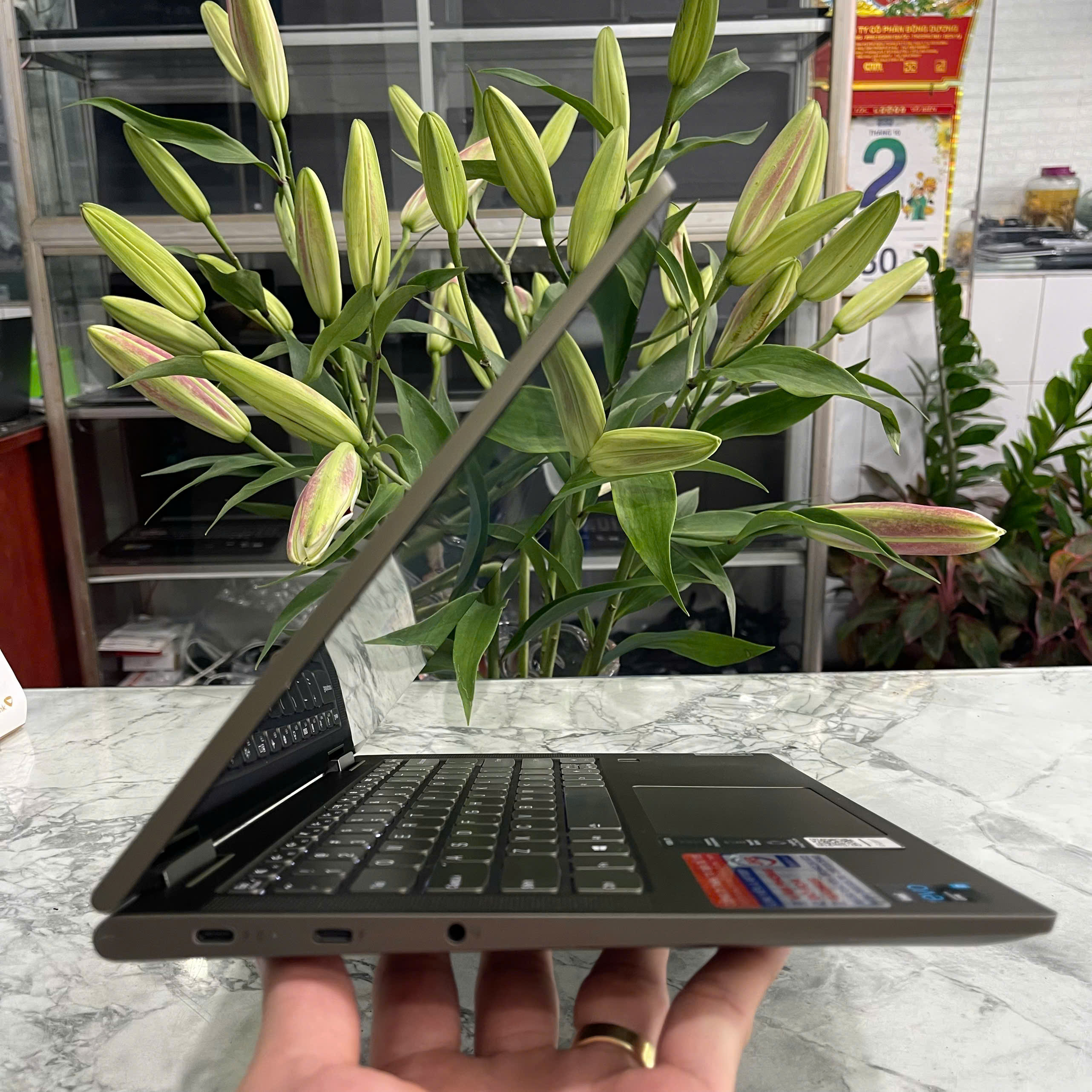 Lenovo Yoga 7 14ITL5 Core™ I7-1165G7 Ram 8Gb Ssd 512Gb Màn hình 14.0" FHD IPS TouchScreen Xoay Gập 360º