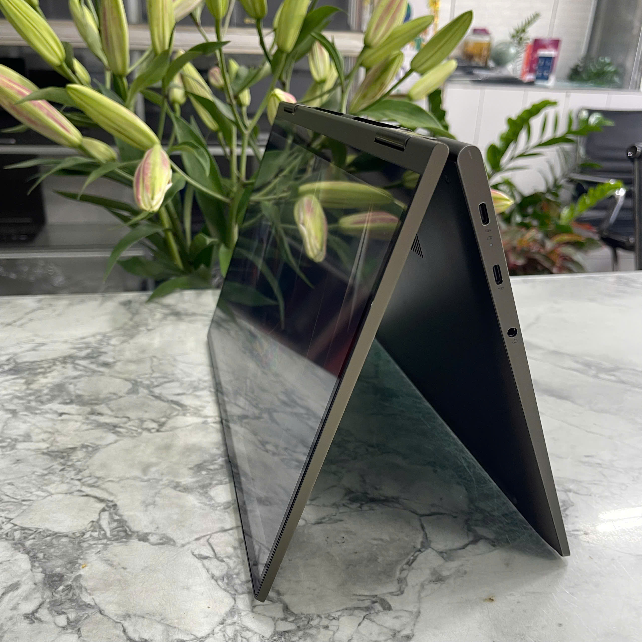 Lenovo Yoga 7 14ITL5 Core™ I7-1165G7 Ram 8Gb Ssd 512Gb Màn hình 14.0" FHD IPS TouchScreen Xoay Gập 360º