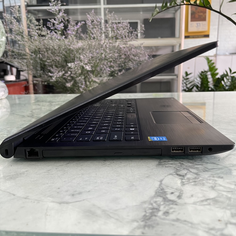Toshiba Tecra C50-C Core I5-5200U Ram 8gb Ssd 128gb Màn hình 15.6'' Inch 
